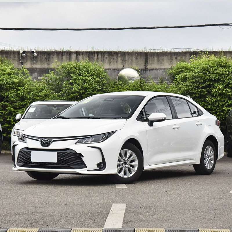 Toyota Corolla Benzînê Sedan