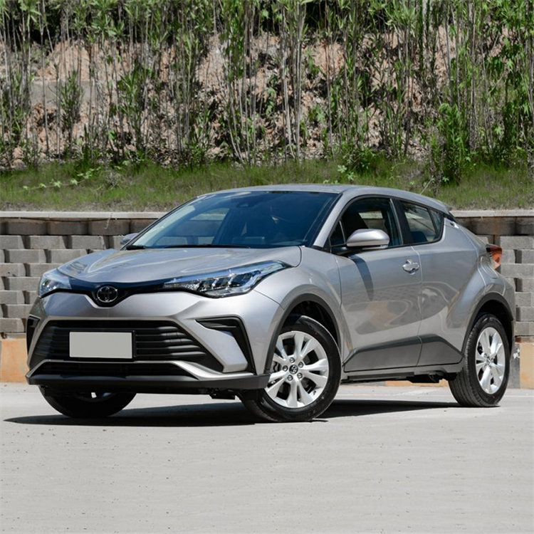 Toyota IZOA Benzînê SUV